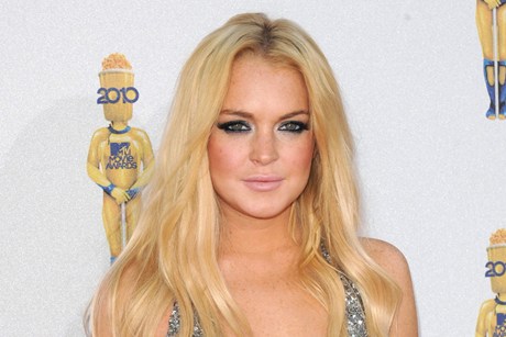 Линдсей Лохан “Жирэмсэн болов…” хэмээн жиргэжээ